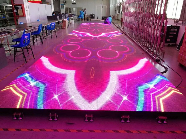 LED地砖屏为舞台增加科技感